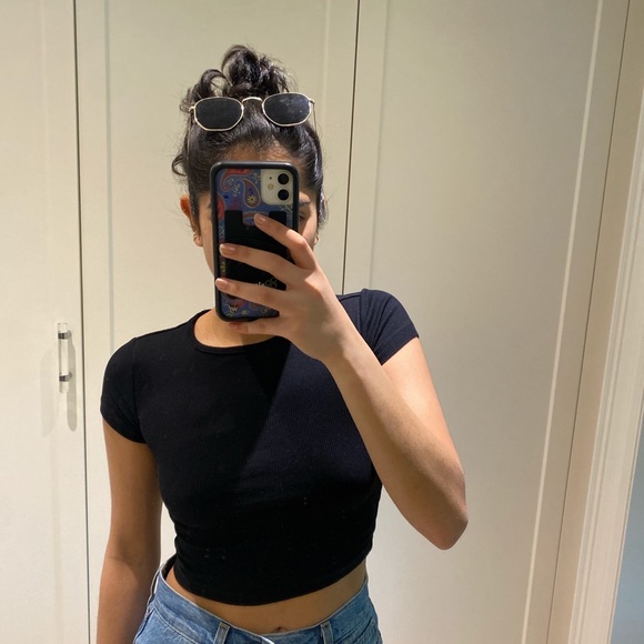 Black H&M baby tee - Picture 2 of 2